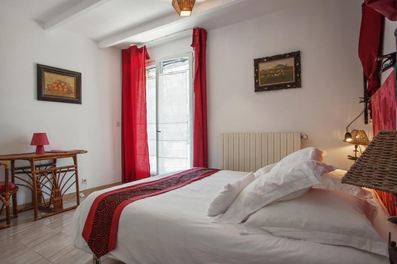 Chambre D'Hotes La Cascade Courmes Exterior foto